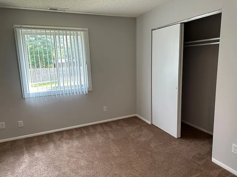 Coventry Court West Apartments — Photo 51