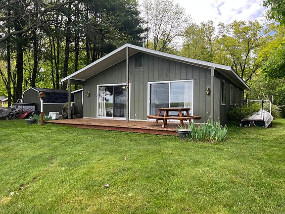 3rd image of 8190 Shenandoah Ln