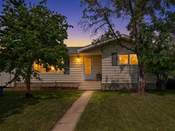 7 Camelot Cres, Leduc, AB T9E 4L4