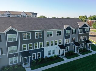 632 Village Dr, New Brighton, MN 55112