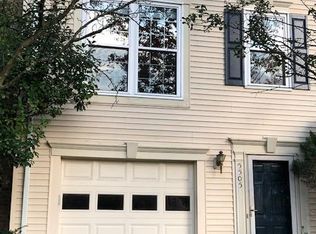 5505 Stroud Ct, Centreville, VA 20120