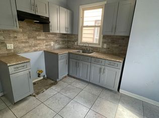 143 Pearsall Ave #3, Jersey City, NJ 07305
