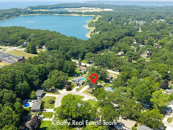 3rd image of 2160 Garland Dr