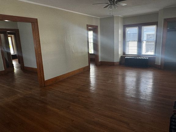 2nd image of 321 Primrose Ave