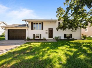 1448 17th Ave, Camanche, IA 52730