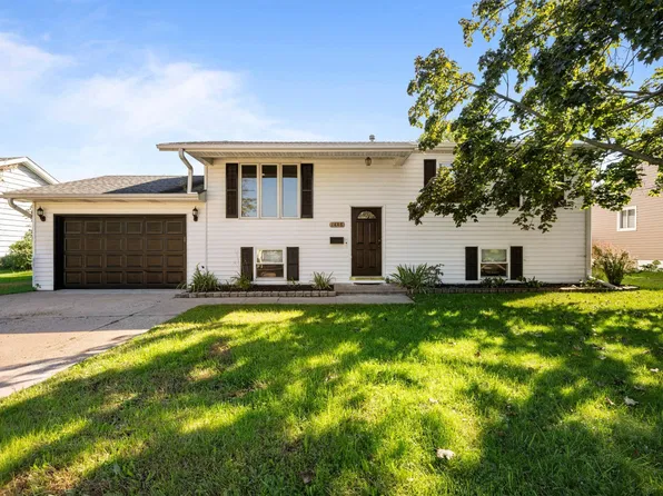 1448 17th Ave, Camanche, IA 52730