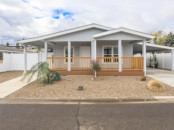 333 Mountain View Dr Unit 74, Talent, OR 97540
