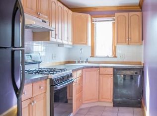 15 Boston St #1, Salem, MA 01970