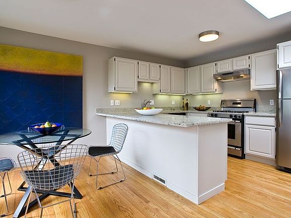 Chef's Eat-In Kitchen