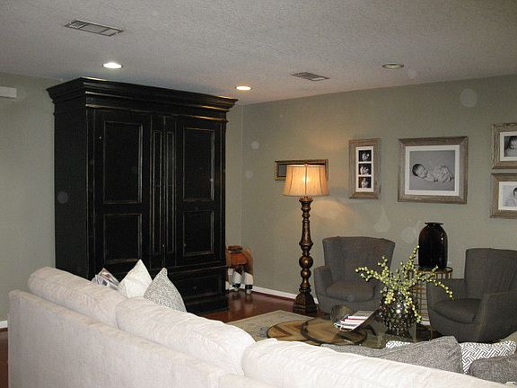 4th image of 1913 Laurel Ln
