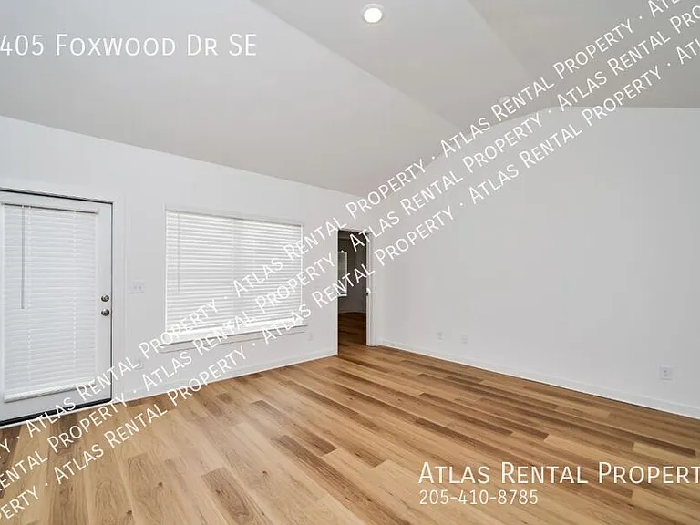 4405 Foxwood Dr — Photo 8