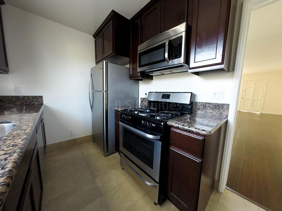 1st image of 7002 La Tijera Blvd