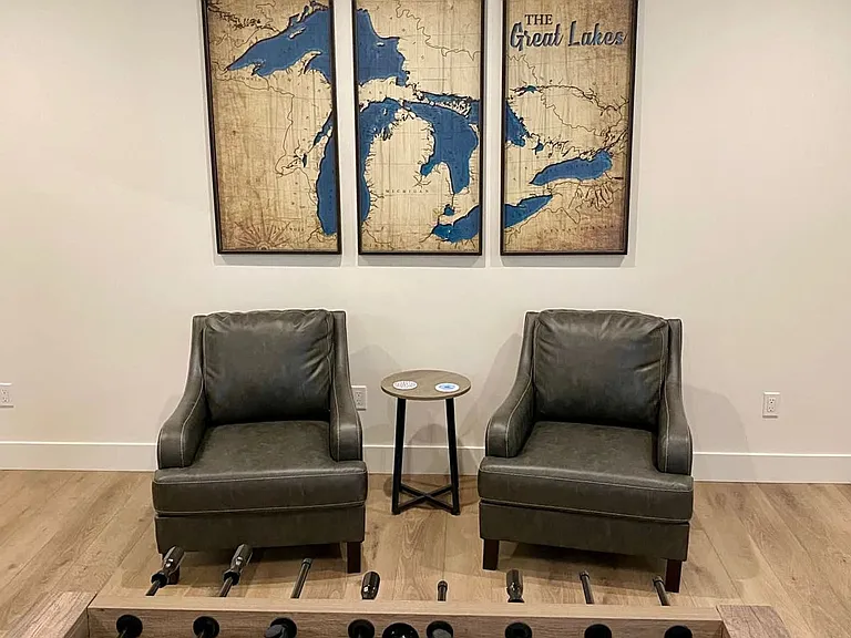 Building's Lounge