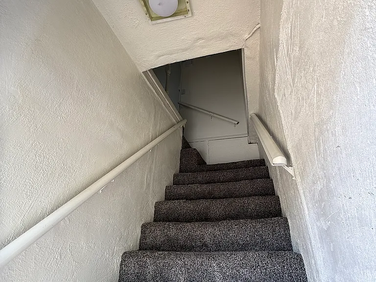 Mountain View Ave — Photo 11