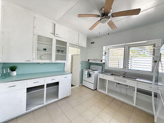 2nd image of 77 Iwalani St