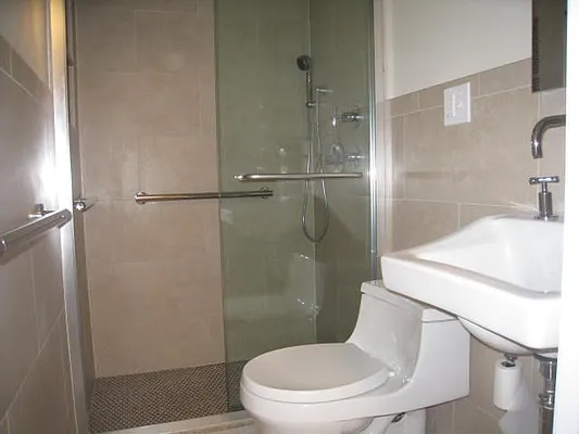 Rented by Alexiou Realty | media 14