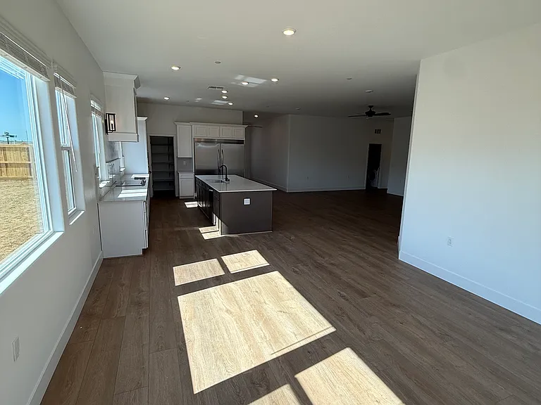 8431 Windsong Ave — Photo 3