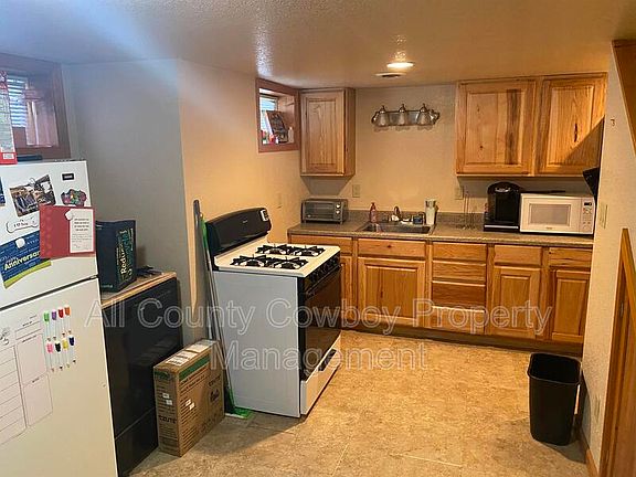 2nd image of 802 E Kearney St