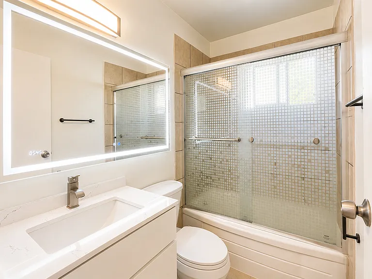 1594 Morgan Ln #A — Photo 23