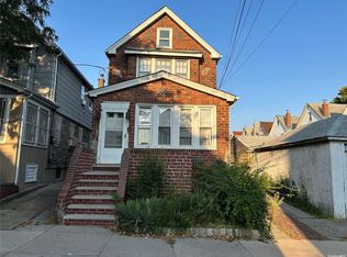 8935 184th St, Hollis, NY 11423