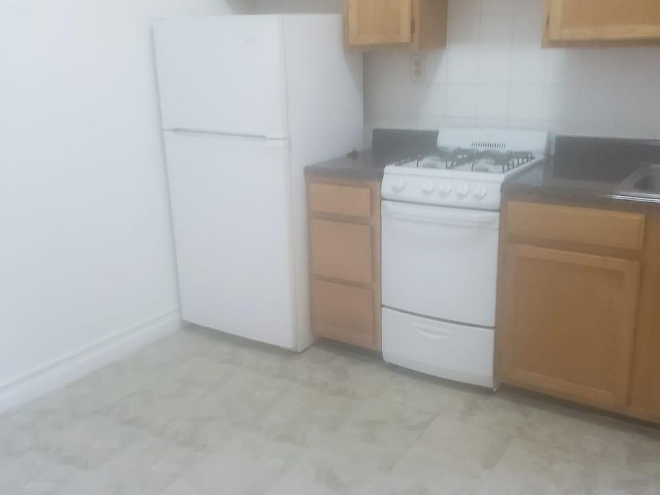 2nd image of 1731 Edison Ave