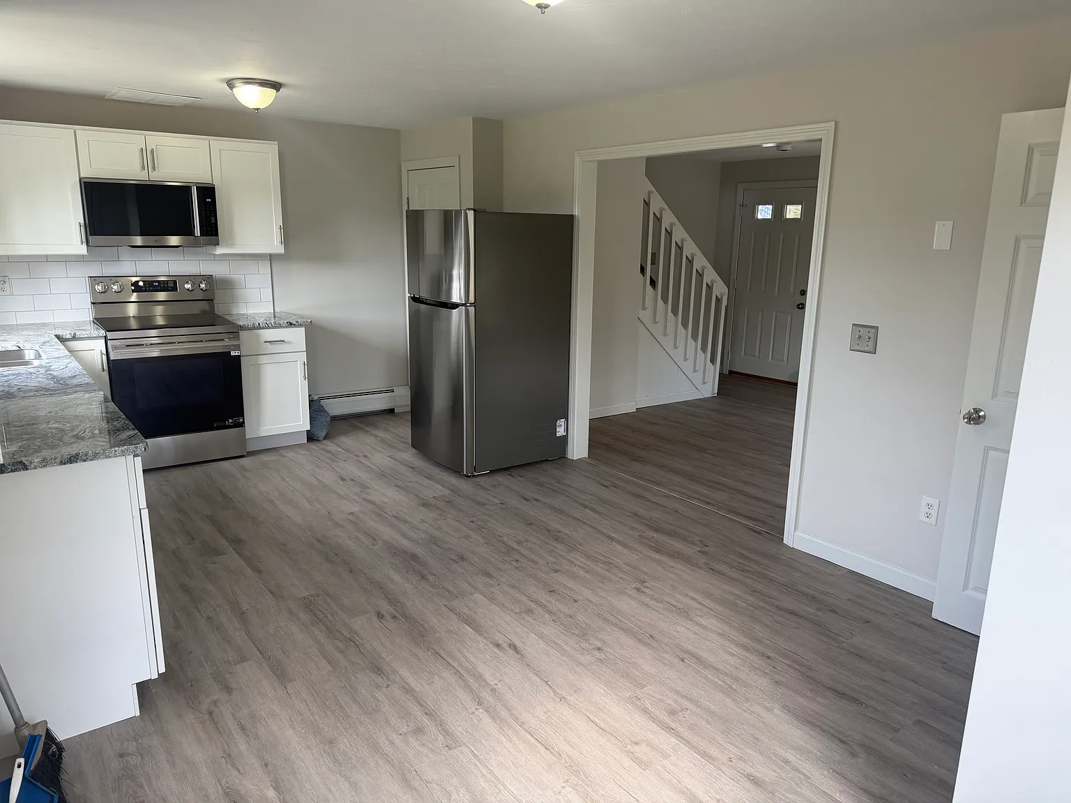 2 bed, 1.5 bath, 960 sqft, $2,500 — Photo 3