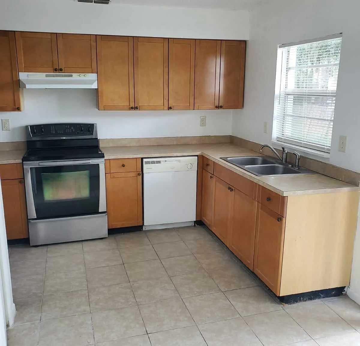 2 bed, 915 sqft, $1,200 — Photo 3