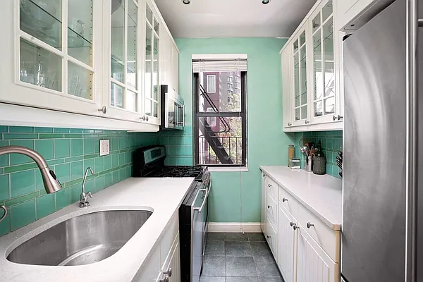 Rented by Taylor Made Brokerage, Inc | media 6