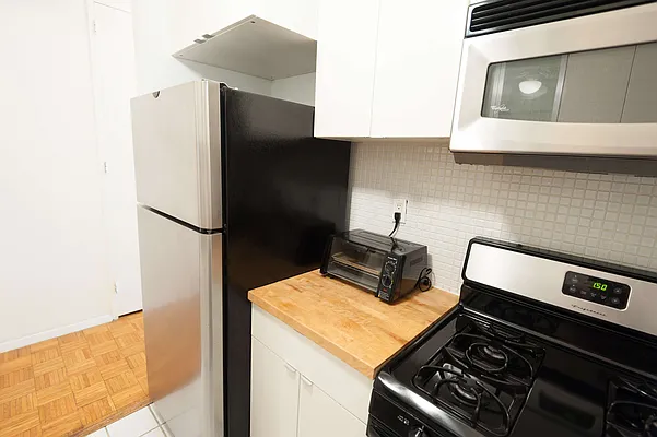 Rented by Solace SMC Inc | media 25