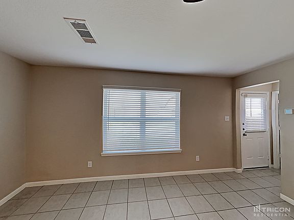 2nd image of 220 Comanche Plains Dr
