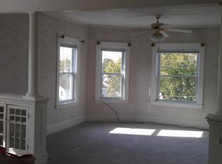 8 Prospect St APT 3, Webster, MA 01570