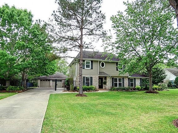 2nd image of 107 Charleston Dr