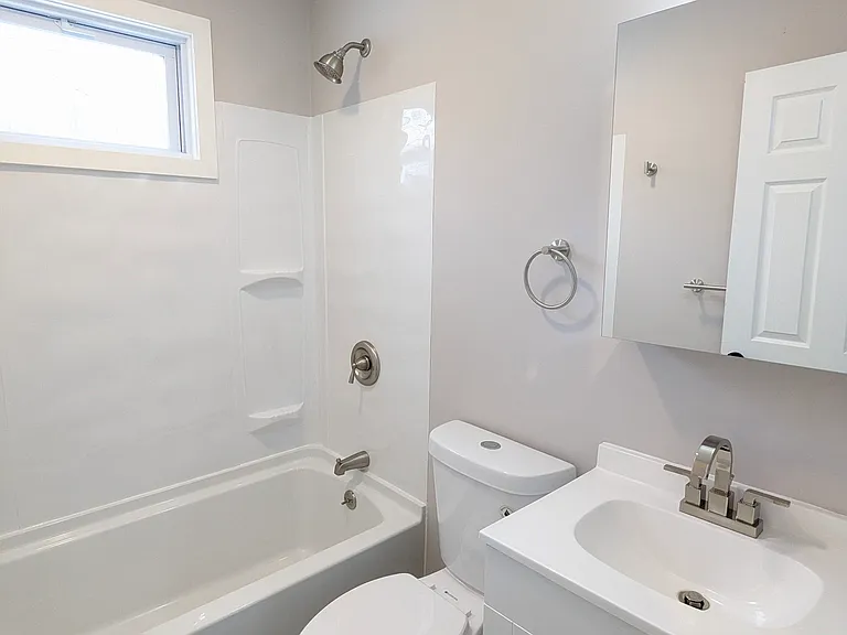 52 Fernwood Ave #1 — Photo 8