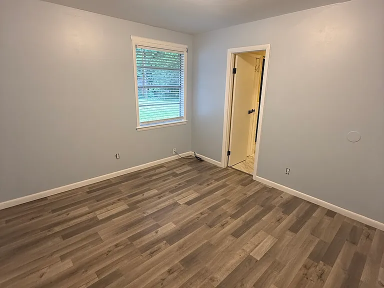 1688 Clyde Pl — Photo 6