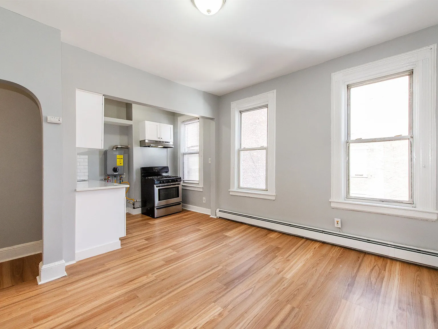 3 bed, 1.0 bath, $2,600 — Photo 2