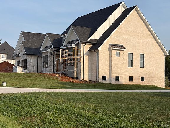 3rd image of 1131 Bravo Ln