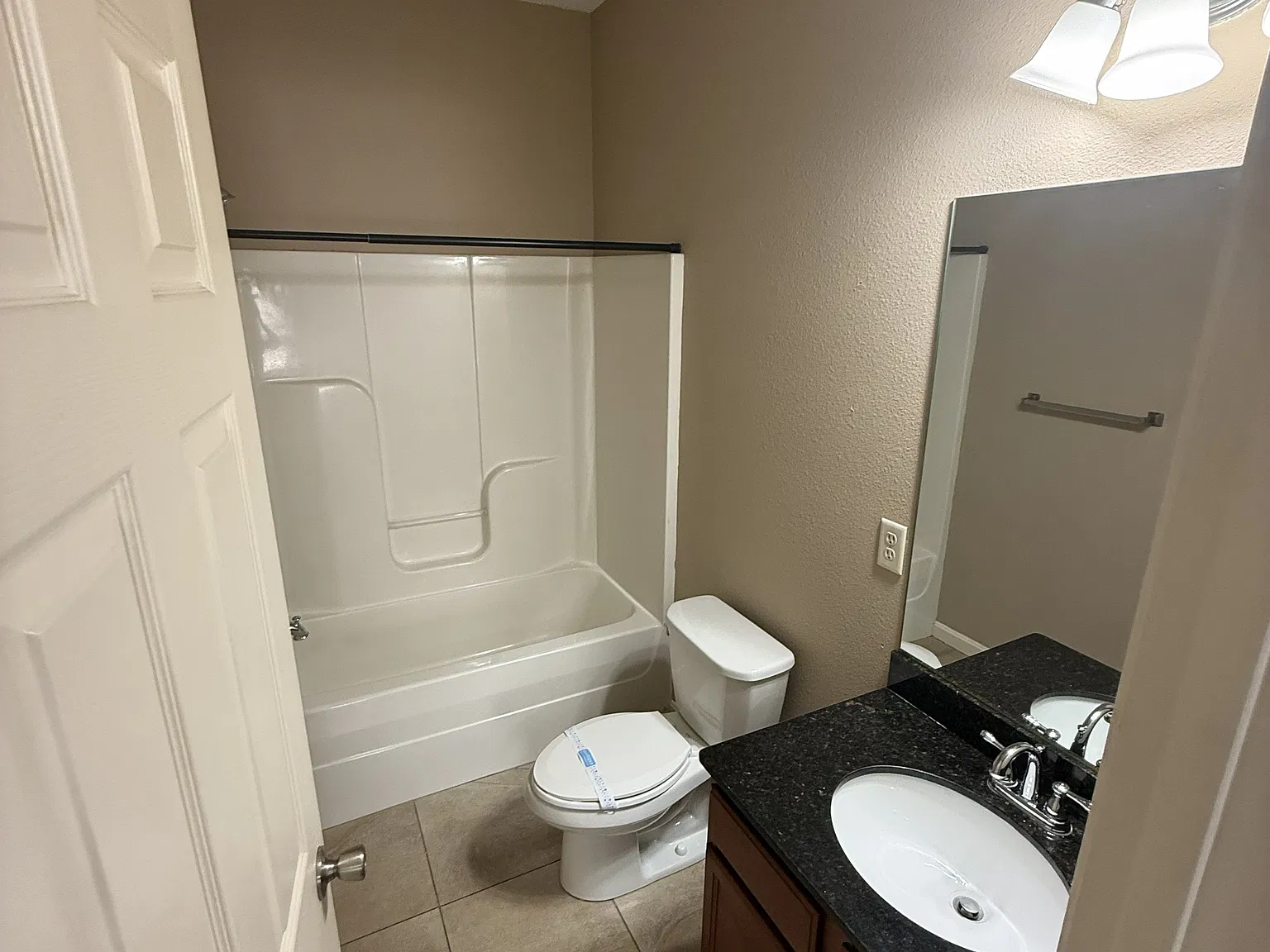 Weinbach Manor Apartments — Photo 4