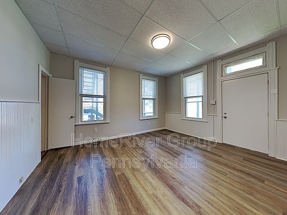 3rd image of 411 W North St APT 2