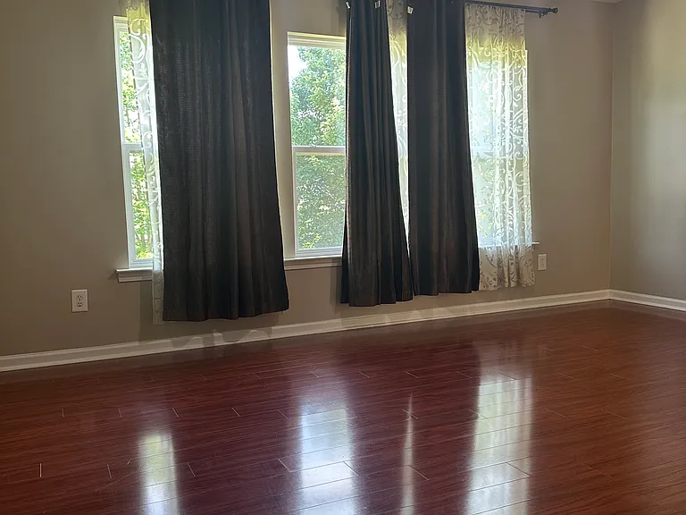 708 Hewespoint Ct — Photo 29