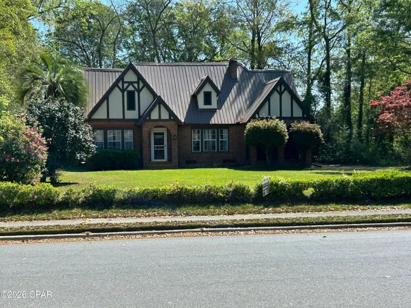 2986 Daniels St, Marianna, FL 32446