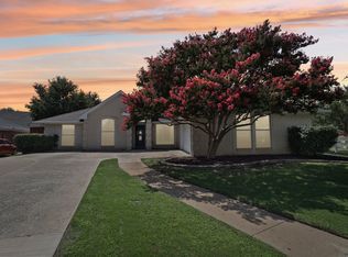 515 Steeplechase Trl, Kennedale, TX 76060