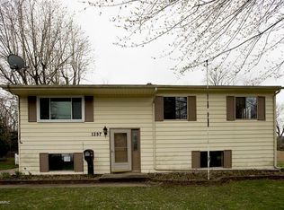 1297 Goguac St W, Battle Creek, MI 49015