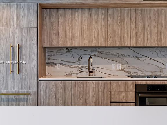 4th image of 77 SE 5th St #4106
