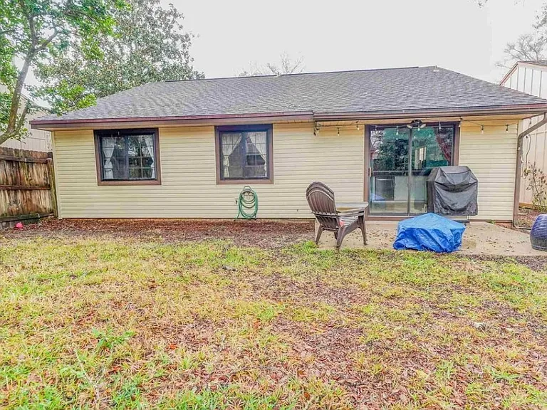 1030 Alderwood Way — Photo 2