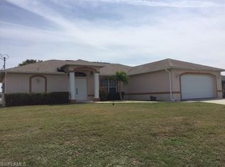 1221 NE 19th Ct, Cape Coral, FL 33909