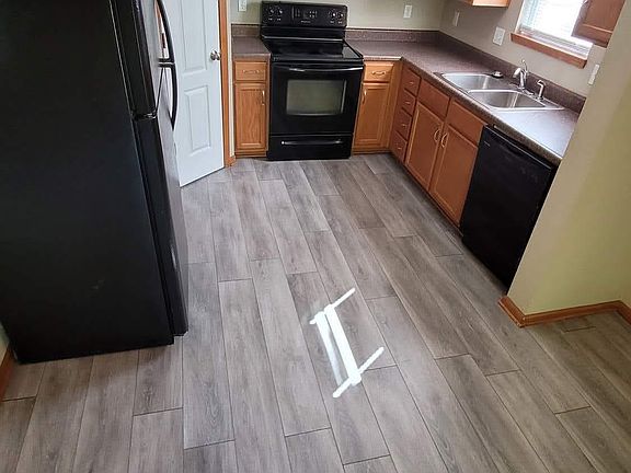 4th image of 1662 NW Garrett Dr #1662