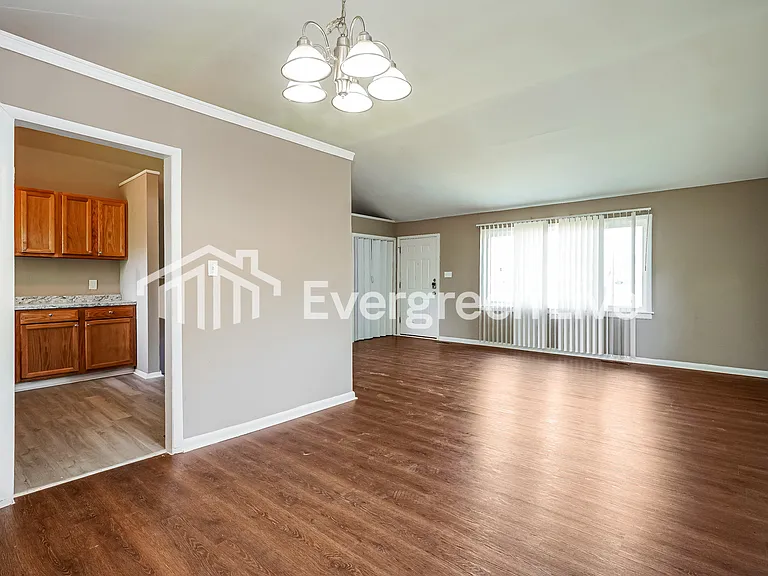 4469 E Livingston Ave — Photo 6