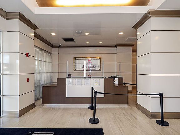 4th image of 19390 Collins Ave APT 1026