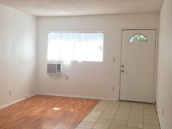 4th image of 2095 Sunrise Ln APT D