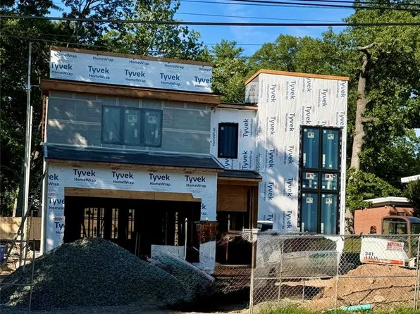 95 Downey Dr, Tenafly, NJ 07670